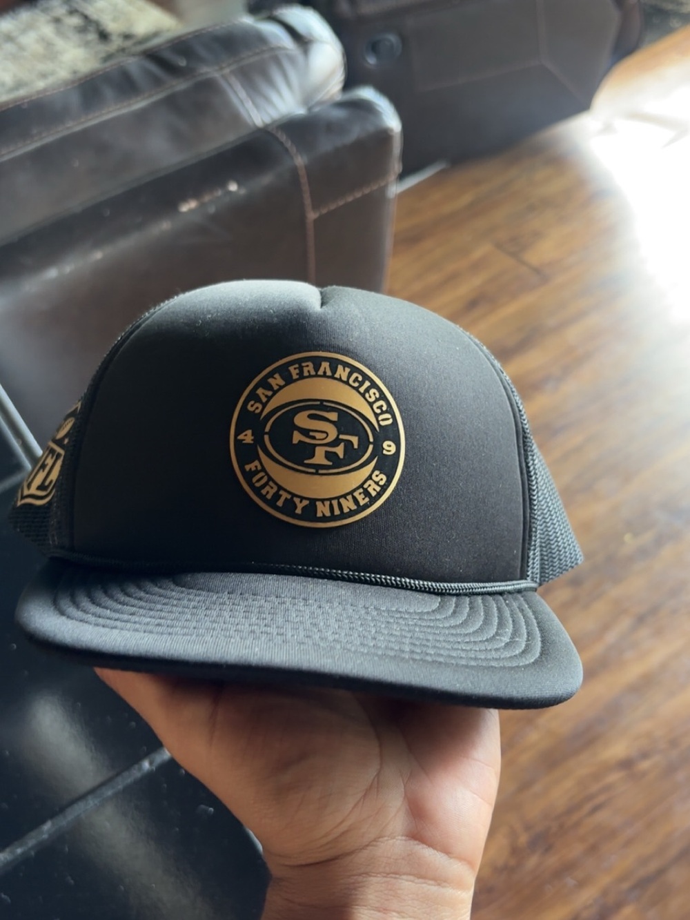 San Francisco 49ers Black Trucker Hat